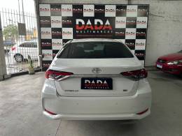 TOYOTA - COROLLA - 2022/2023 - Branca - R$ 137.900,00