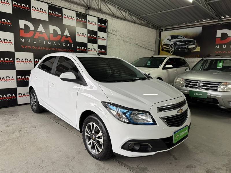 CHEVROLET - ONIX - 2015/2015 - Branca - R$ 53.900,00