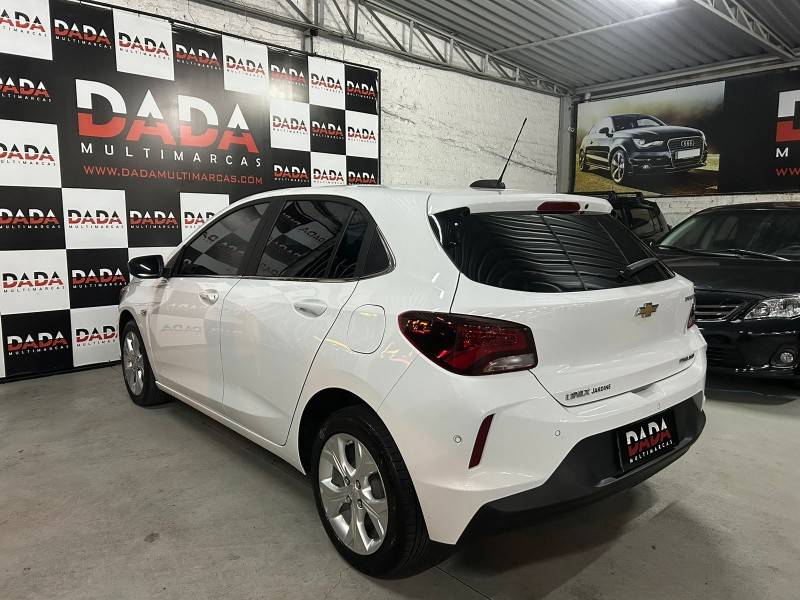 CHEVROLET - ONIX - 2020/2021 - Branca - R$ 84.900,00