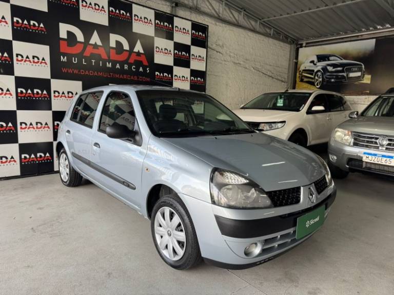 RENAULT - CLIO - 2004/2005 - Prata - R$ 22.900,00