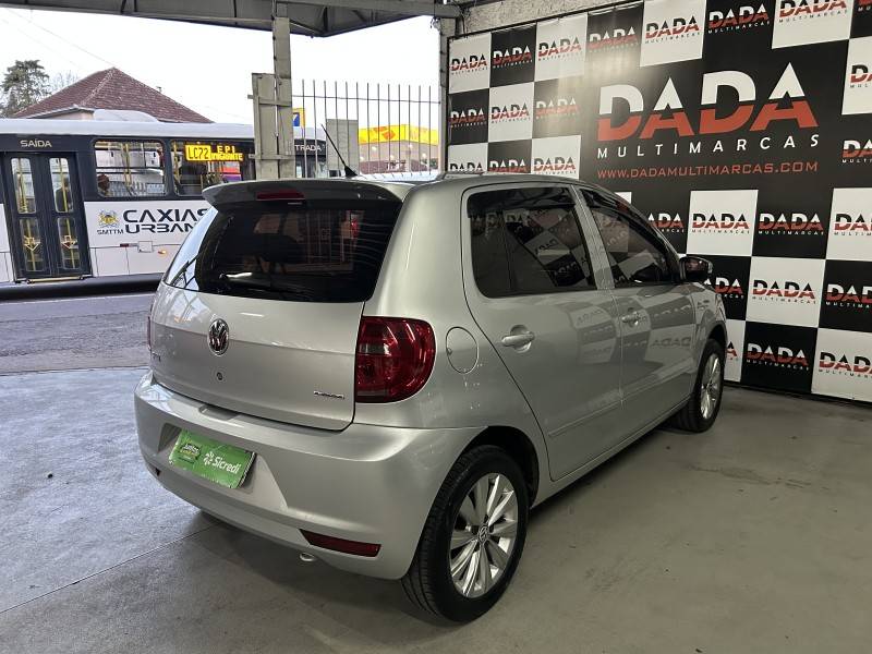 VOLKSWAGEN - FOX - 2013/2014 - Prata - R$ 42.900,00