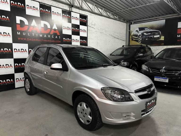 CHEVROLET - CELTA - 2014/2015 - Prata - R$ 37.900,00