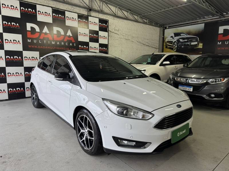 FORD - FOCUS - 2016/2016 - Branca - R$ 71.900,00