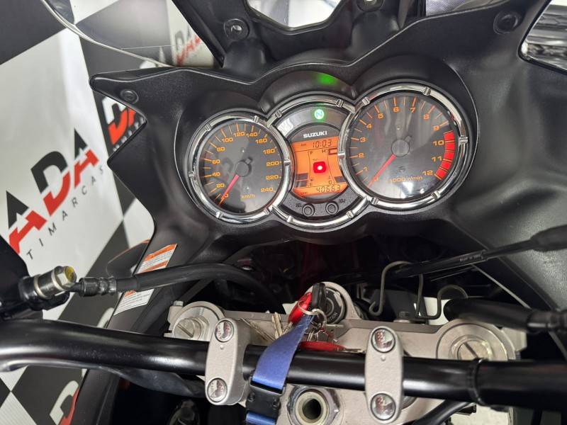 SUZUKI - DL - 2005/2006 - Preta - R$ 28.500,00