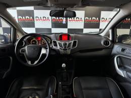 FORD - FIESTA - 2012/2013 - Prata - R$ 39.900,00