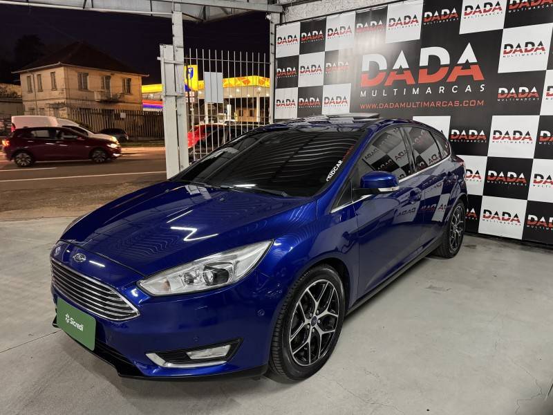 FORD - FOCUS - 2015/2016 - Azul - R$ 72.900,00