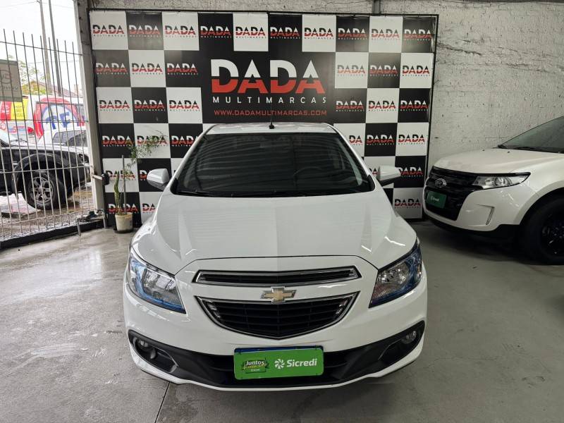 CHEVROLET - ONIX - 2015/2015 - Branca - R$ 53.900,00