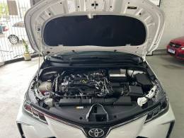 TOYOTA - COROLLA - 2022/2023 - Branca - R$ 137.900,00