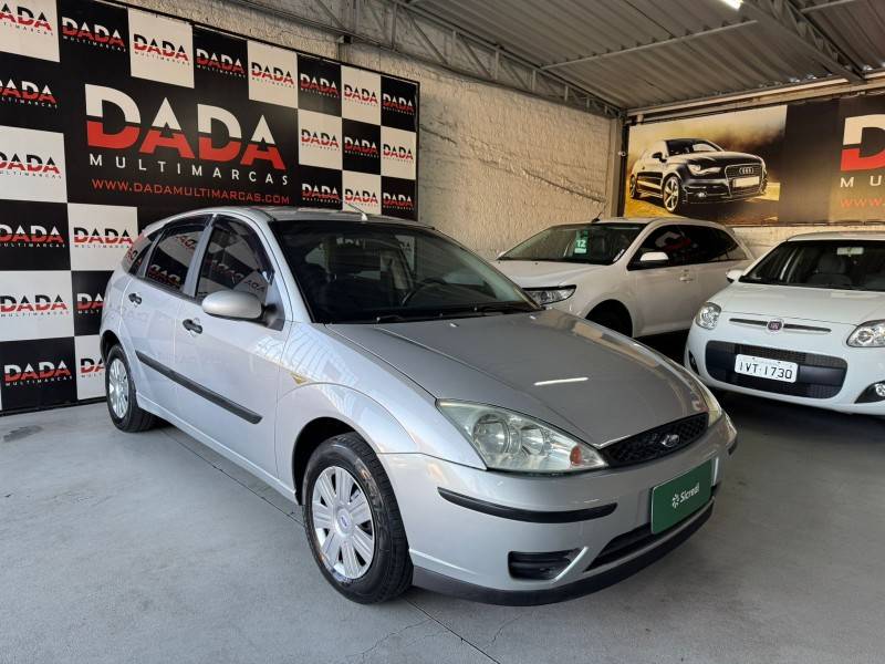 FORD - FOCUS - 2007/2008 - Prata - R$ 26.900,00