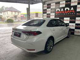 TOYOTA - COROLLA - 2022/2023 - Branca - R$ 137.900,00