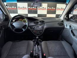 FORD - FOCUS - 2007/2008 - Prata - R$ 26.900,00