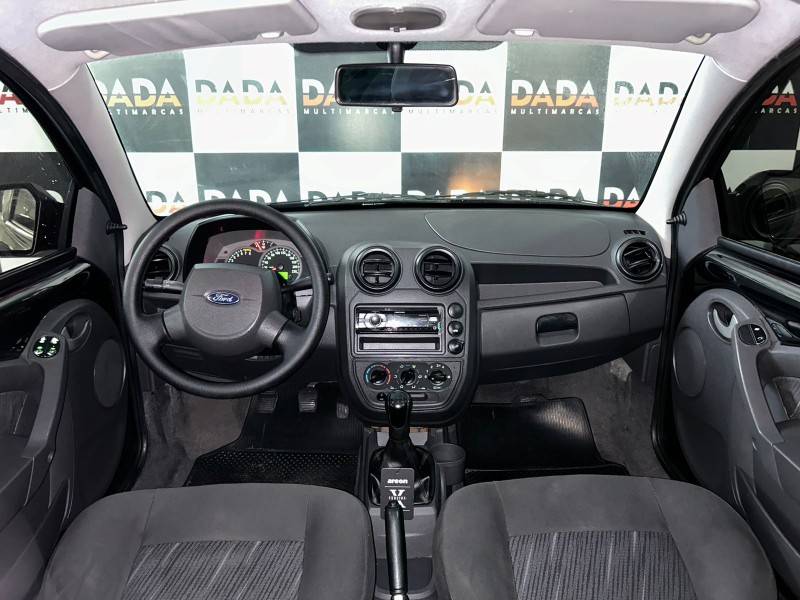 FORD - KA - 2008/2009 - Preta - R$ 24.900,00