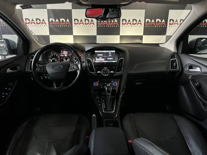 FORD - FOCUS - 2015/2016 - Prata - R$ 72.900,00