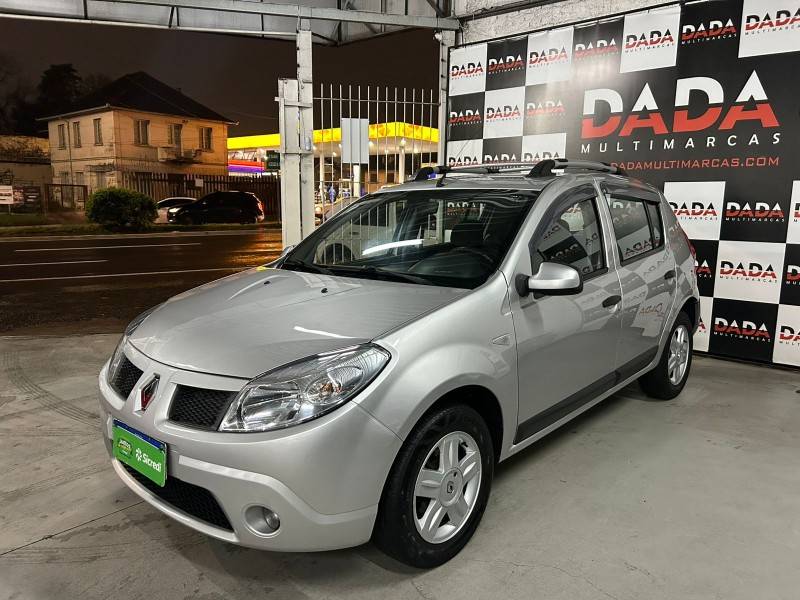 RENAULT - SANDERO - 2010/2011 - Prata - R$ 32.900,00