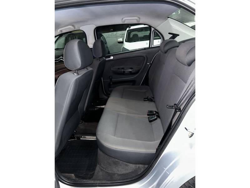 VOLKSWAGEN - VOYAGE - 2012/2013 - Prata - R$ 34.900,00