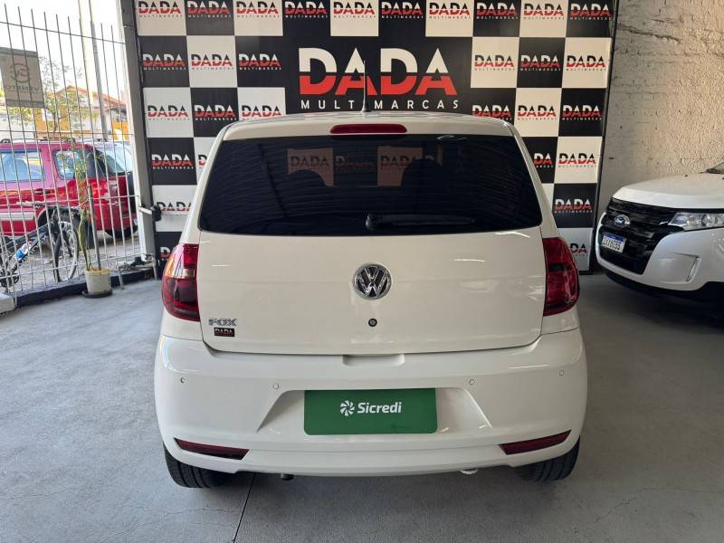 VOLKSWAGEN - FOX - 2013/2014 - Branca - R$ 42.900,00