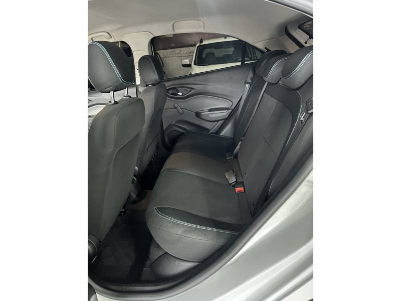CHEVROLET - ONIX - 2019/2019 - Branca - R$ 63.800,00