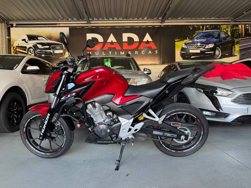 HONDA - CB 300F TWISTER - 2025/2025 - Vermelha - R$ 25.900,00