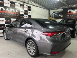 TOYOTA - COROLLA - 2021/2022 - Cinza - R$ 125.900,00