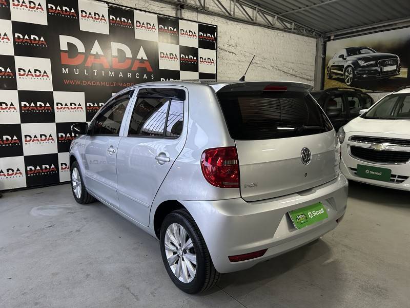 VOLKSWAGEN - FOX - 2013/2014 - Prata - R$ 42.900,00