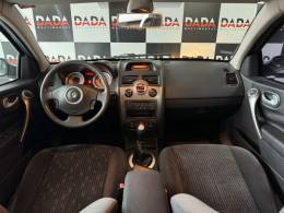 RENAULT - MÉGANE - 2011/2012 - Prata - R$ 31.900,00