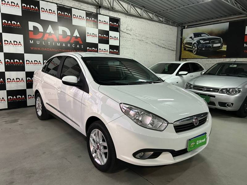 FIAT - GRAND SIENA - 2014/2015 - Branca - R$ 43.900,00