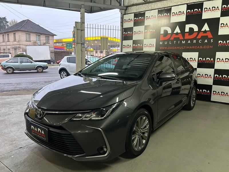 TOYOTA - COROLLA - 2021/2022 - Cinza - R$ 125.900,00