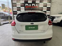 FORD - FOCUS - 2016/2016 - Branca - R$ 71.900,00