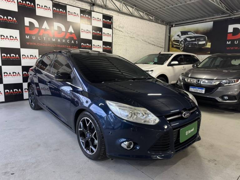 FORD - FOCUS - 2014/2015 - Azul - R$ 61.900,00