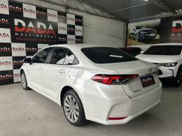 TOYOTA - COROLLA - 2022/2023 - Branca - R$ 137.900,00