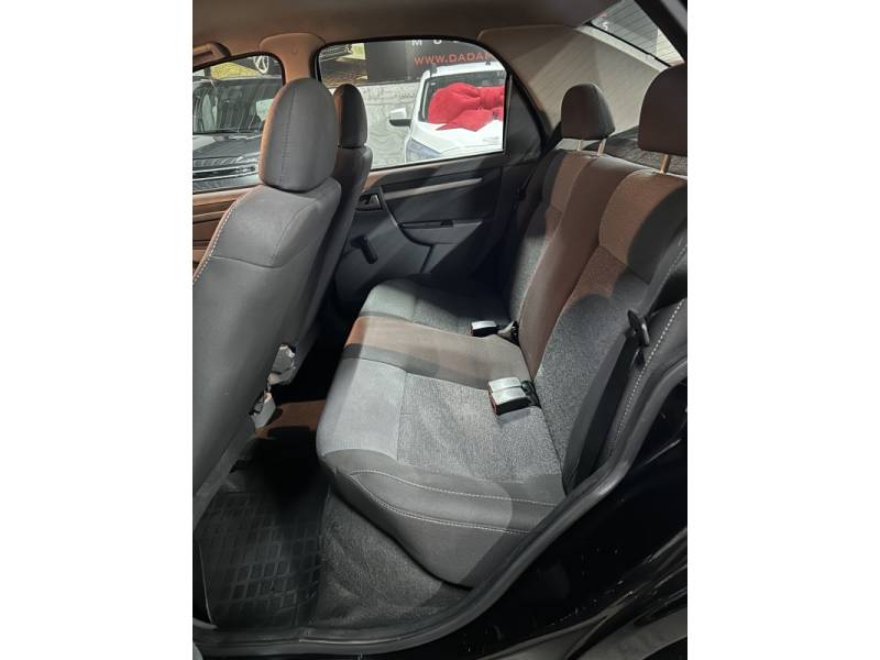 CHEVROLET - PRISMA - 2011/2012 - Preta - R$ 36.900,00